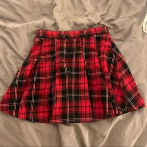 Divided / Red Plaid Pleated Skirt
